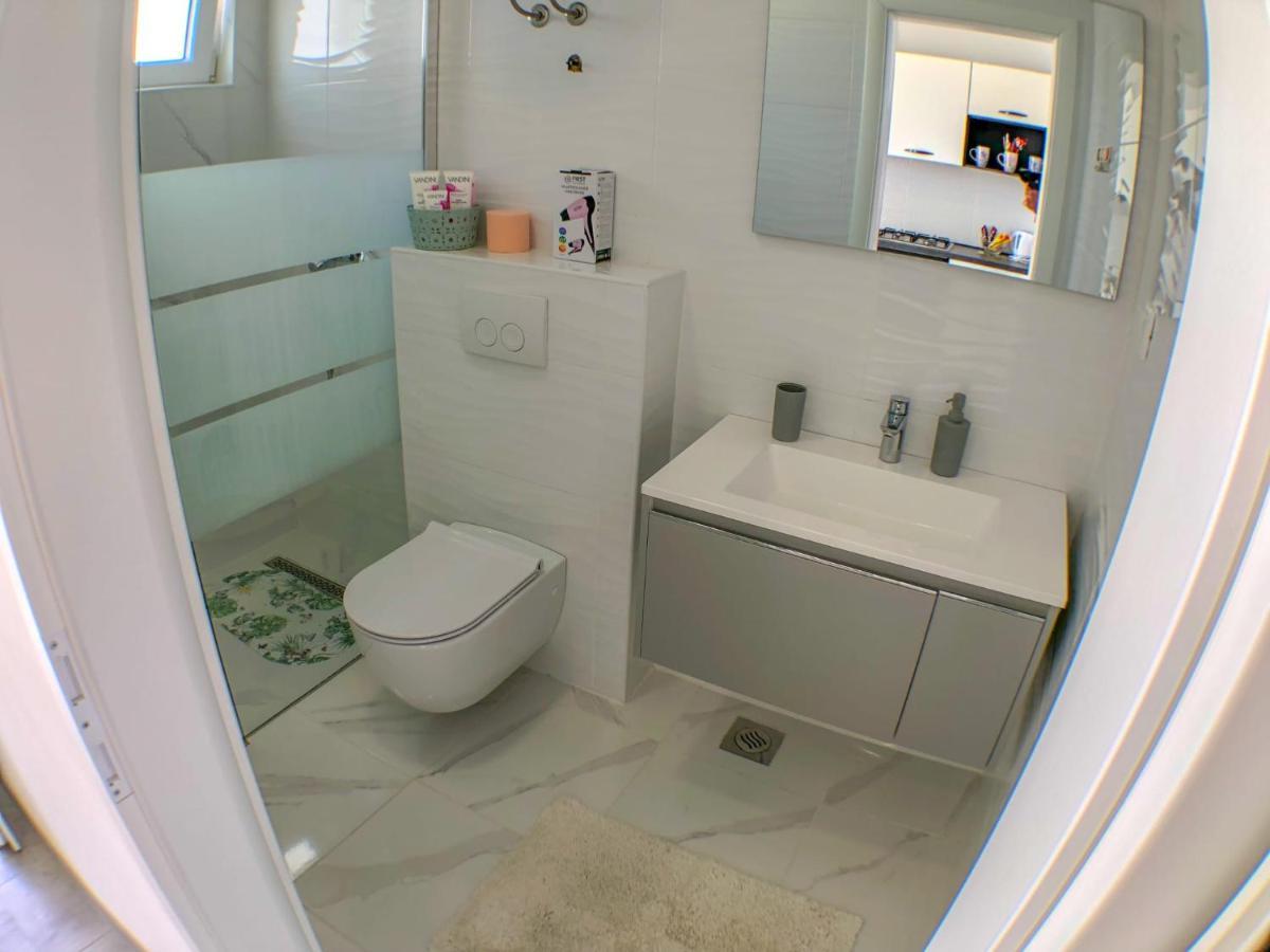 Apartmani Doris Gradac  Εξωτερικό φωτογραφία