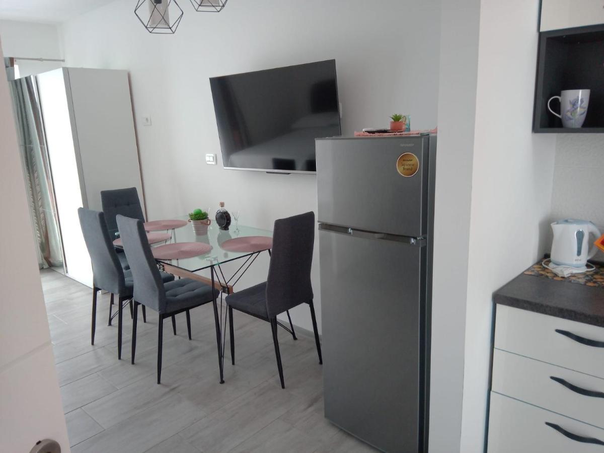 Apartmani Doris Gradac  Εξωτερικό φωτογραφία